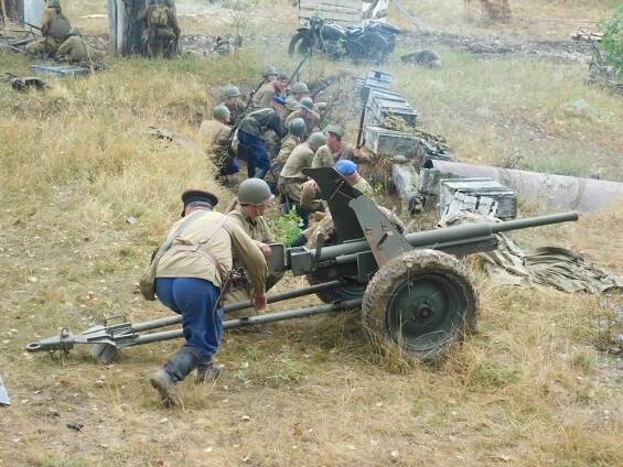 Manévry u Ořechova: Nadšenci předvedli epizody z válečných operací Barbarossa a Bagration