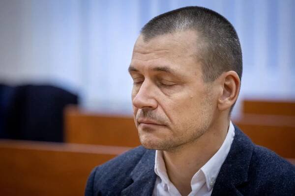 Svedok Tóth sa ospravedlnil, posadil a podal správu o stave krajiny