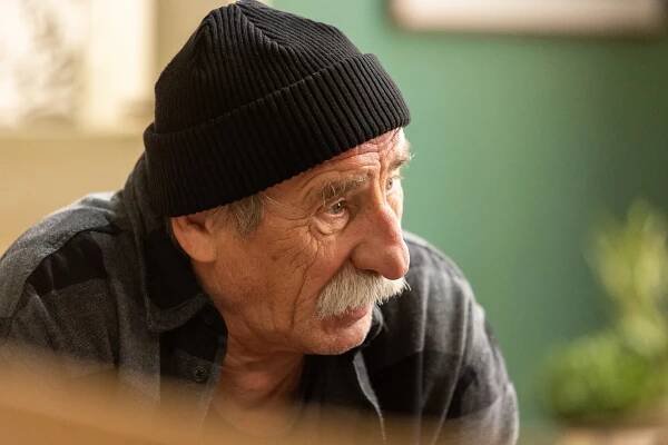FOTO: Pavel Zedníček pomůže svému seriálovému vnukovi. – stránka 98