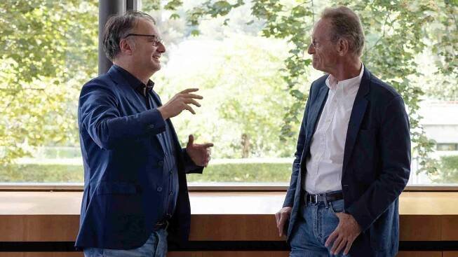 Tomáš Kafka und Bernhard Schlink schrieben ein Theaterstück zu diesem Thema: Mitteleuropa - NN Magazine
