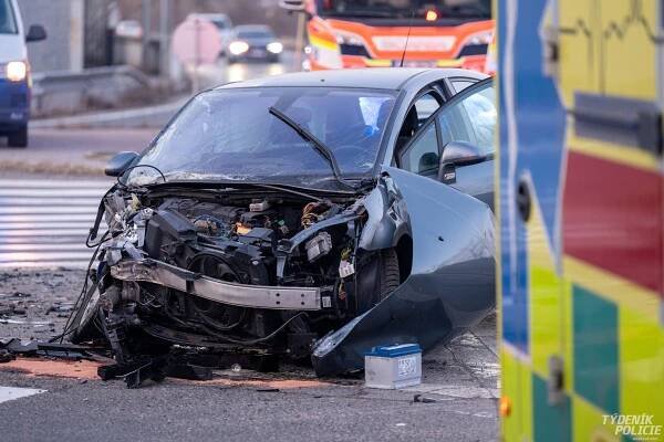 Při nehodě dvou vozů na pražské Zbraslavi byla zraněna žena | Týdeník Policie