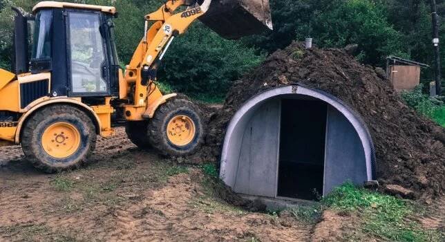Stavba prefabrikovaného betonového zahradního sklepa svépomocí