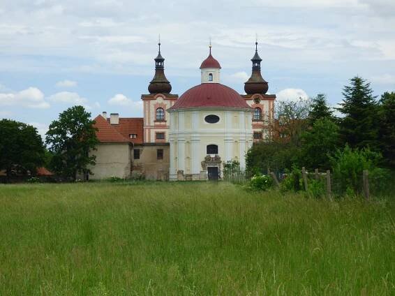 Kostel sv. Anny — Nové Dvory