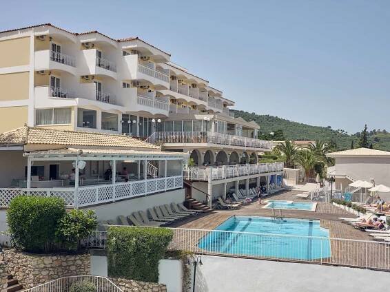 Commodore Hotel