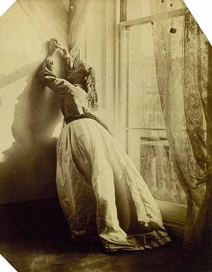 Clementina Hawardenová: Clementina Maude v dramatické poloze, asi 1862