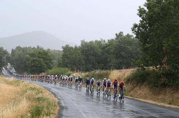 ALFARO, SPAIN - AUGUST 31: A general view of Daan Hoole of Netherlands and Amanuel Ghebreigzabhier of Eritrea and Team Lidl - Trek lead the peloton during the La Vuelta - 80th Tour of Spain 2025, Stage 9 a 195.5km stage from Alfaro to Estacion de Esqui de Valdezcaray 1541m / #UCIWT / on August 31, 2025 in Alfaro, Spain. (Photo by Dario Belingheri/Getty Images)