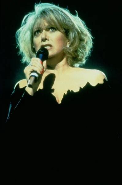 Elaine Paige