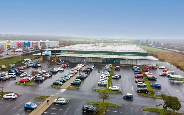Retail park Most
