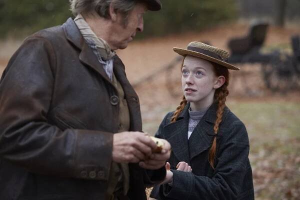 Anne s E na konci - Zrození vnitřního pokladu - Z filmu - R.H. Thomson, Amybeth McNulty