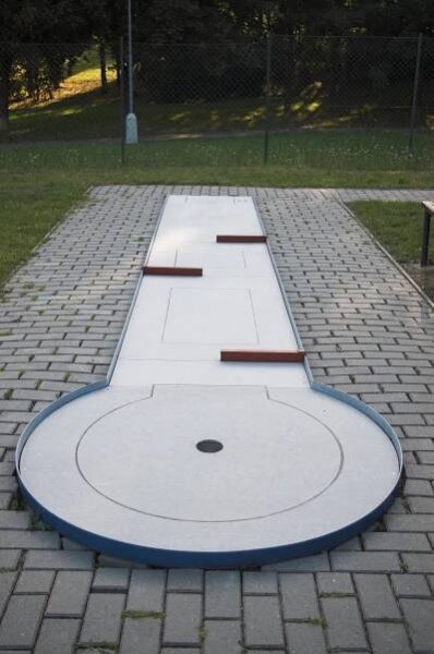 Minigolf ONE | Minigolfové hřiště Brno | Minigolf Brno - Bohunice | Venkovní Minigolfové hřiště
