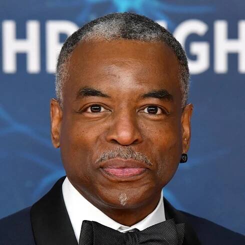 LeVar Burton tells kids to read banned books on ‘The Daily Show’