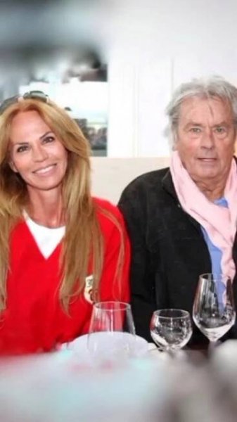 Alain DELON & Rosalie Van BREEMEN & Anouchka DELON. Dinner & Walking.