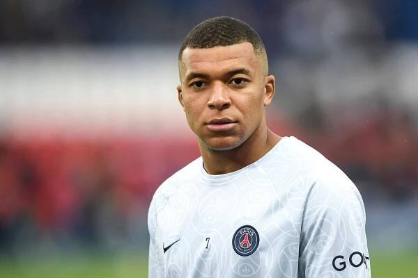 Mbappé se rozhodl pro Real Madrid. Co na | nastartu.cz 