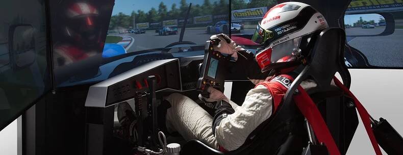 Profesionální simulátor závodních automobilů - WRC Rallye Car, GT3 nebo Formule 1