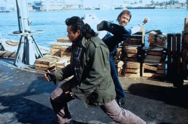 Sám proti teroru (1988) | Recenze - Uživatelské | ČSFD.cz