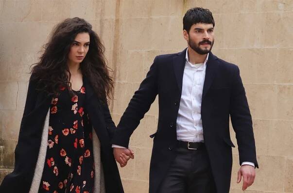 Hercai - Episode 6 - Z filmu - Ebru Şahin, Akın Akınözü