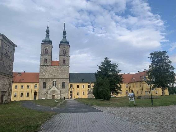 Monastýrování v klášteře v Teplé, podívejte se