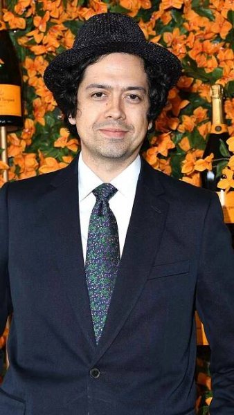 Geoffrey Arend Celeb Bio
