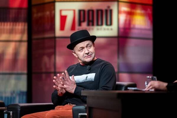 Robert Nebřenský v 7 pádech Honzy Dědka prohlásil, že si pamatuje svoje početí.