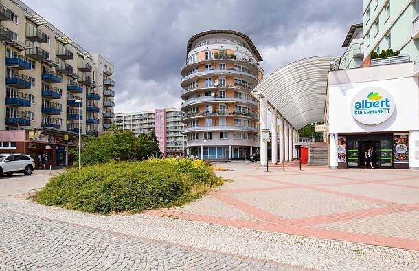 Prodej bytu v osobním vlastnictví 2+kk, 51 m² + lodžie 7 m² + sklep 2 m² | Reality Šmídová