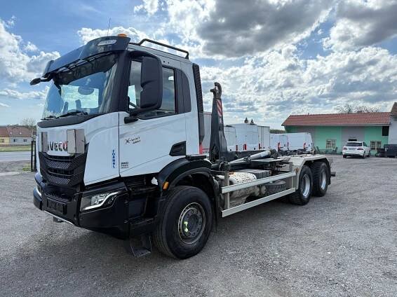 Iveco X-WAY X-WAY 6X4 NOSIČ KONTEJNERŮ