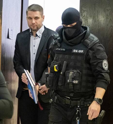 Vražda Daniela Tupého: Advokáta Puškára priviezla na súd eskorta, trvá na svojej nevine