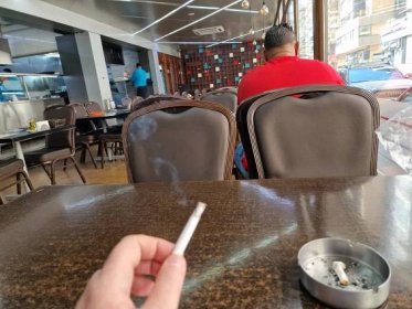 в Ливане можно курить в кафе
