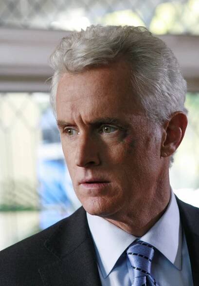 Zoufalé manželky - Šaty dělají člověka - Z filmu - John Slattery